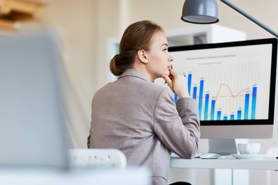 Importancia del análisis de la industria y la competencia en la toma de decisiones estratégicas